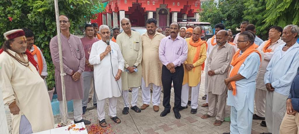 Tikshan Sood Hoists Flag at Leprosy Ashram on 80th Independence Day